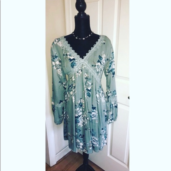 Kori ⚠️FINAL MARKDOWN BABY DOLL LACE TRIMMED DRESS - Picture 2 of 8